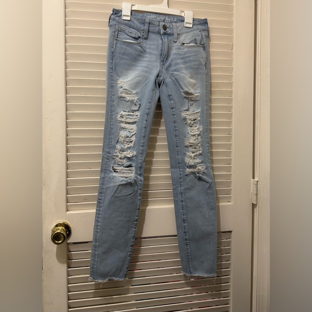 American Eagle 360 Super Stretch Distressed Light Blue Women's Jeans EUC